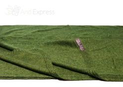Трикотажная шаль из кашемира в тепло-зеленых тонах